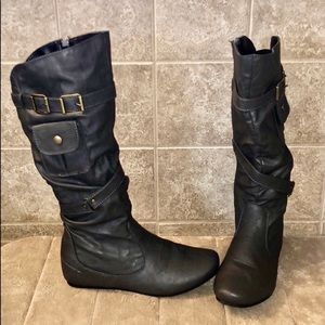 2/ $25 Gray boots w/side pocket and buckle strap 8.5
